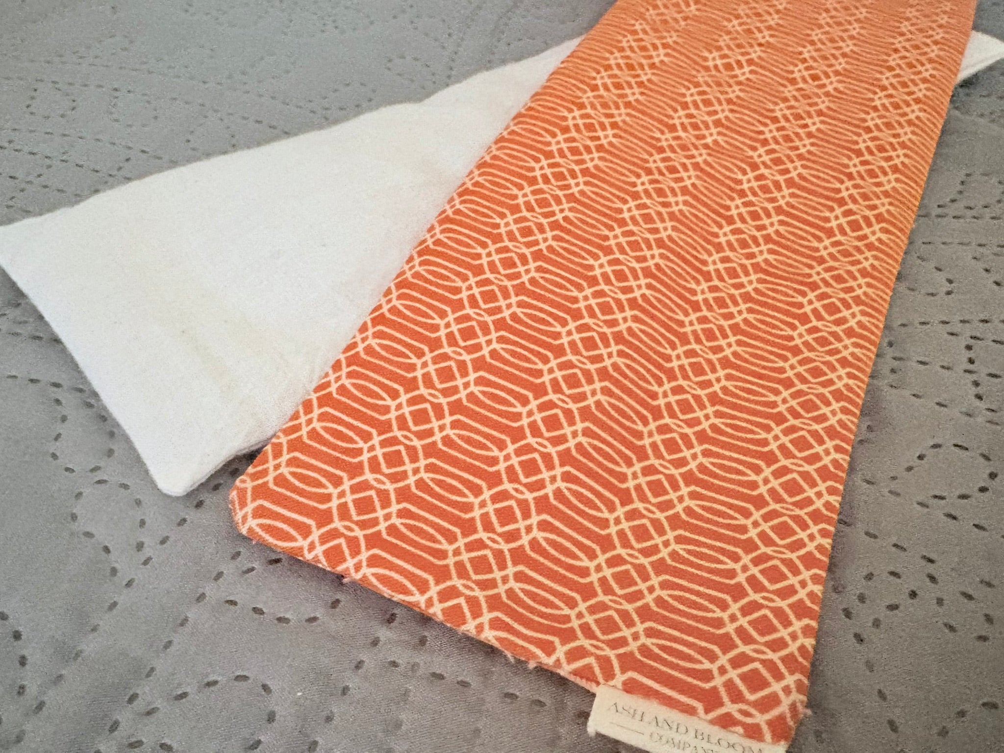 Aromatherapy Weighted Eye Mask - Orange Geometric